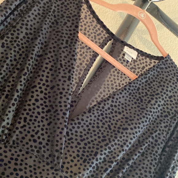 Black Dress, Slit Top Back, Buttonless, Easy Stretch Fabric🖤 - Picture 7 of 8